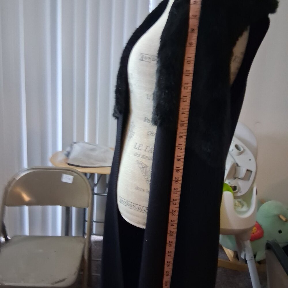 Chico's Size 2 Black Faux Fur Collar And Chest Knit Vest - Picture 5 of 9